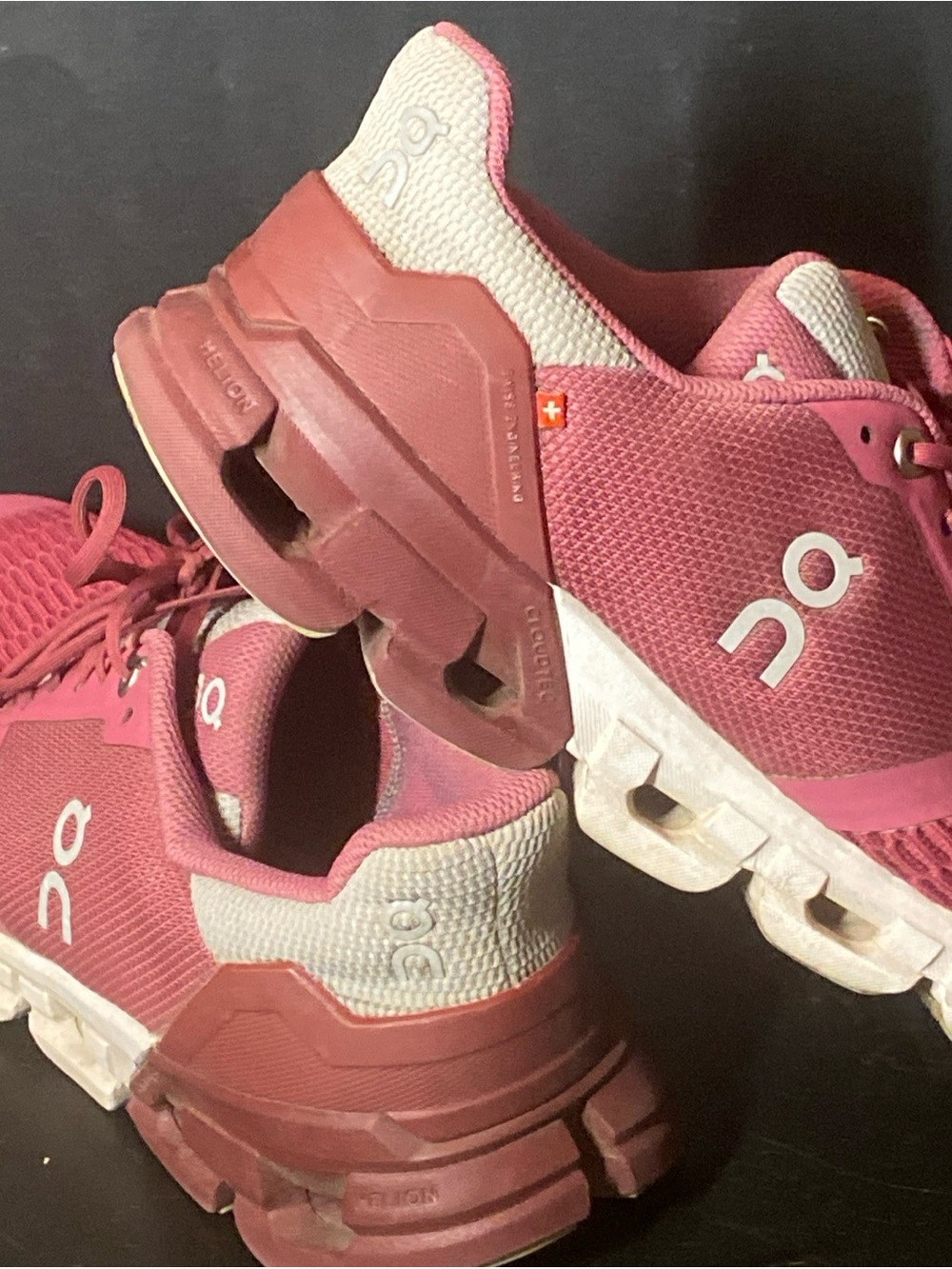 On Running Cloudflow Sneakers Size 9/40.5 Mesh Magenta/Mulberry